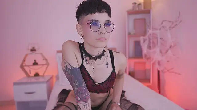 Giia Moretti  online show from November 5, 2025, 8:23 pm