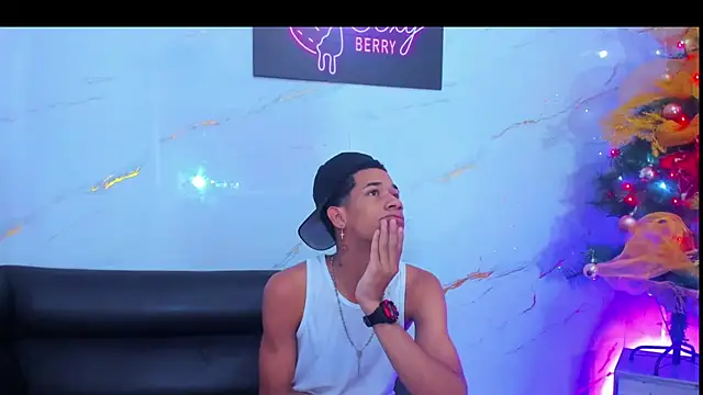 Little nicoll online show from November 28, 2025, 10:43 pm