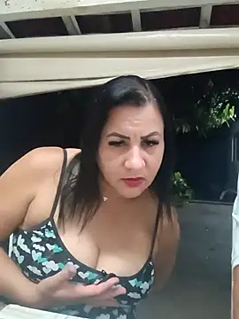 Snapshot of CleoHot25 chatting on December 17, 2025, 2:16 am CleoHot25 online show from December 17, 2025, 2:16 am