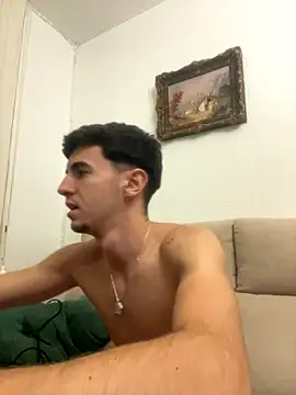 Snapshot of suarezz_ chatting on October 16, 2025, 6:16 pm suarezz online show from October 16, 2025, 6:16 pm