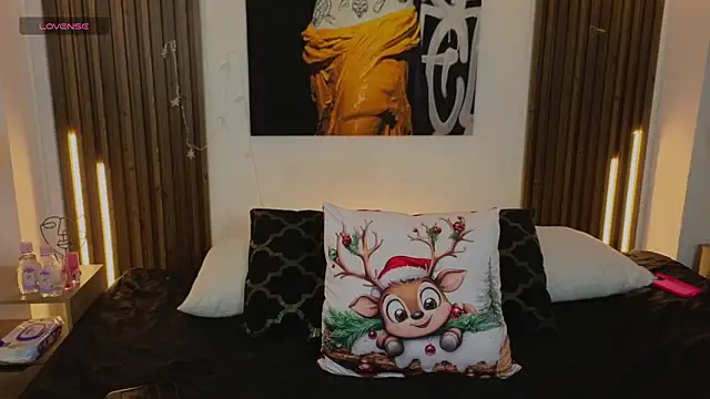 Kitty Bombon online show from December 3, 2025, 8:19 pm