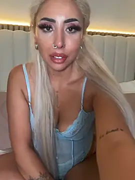 Snapshot of zara_bellexx chatting on July 24, 2026, 12:28 am zara bellexx online show from July 24, 2026, 12:28 am