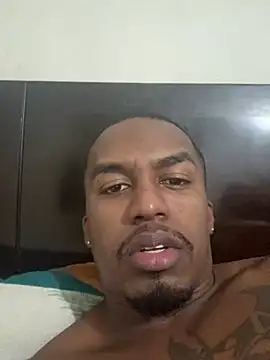 Snapshot of DenzelRios chatting on June 26, 2026, 3:01 am DenzelRios online show from June 26, 2026, 3:01 am