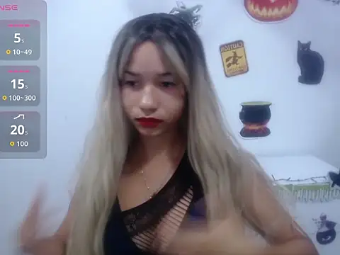 Snapshot of Hillary_Bel chatting on October 15, 2025, 8:06 pm Hillary Bel online show from October 15, 2025, 8:06 pm