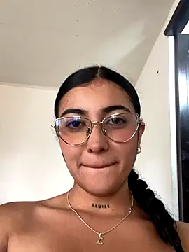 Snapshot of Camila-marinn chatting on October 16, 2025, 9:01 pm Camila-marinn online show from October 16, 2025, 9:01 pm