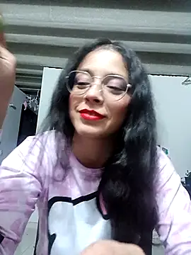 Snapshot of Eloisa_smith chatting on October 22, 2025, 4:34 am Eloisa smith online show from October 22, 2025, 4:34 am