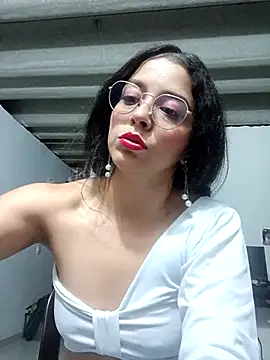 Snapshot of Eloisa_smith chatting on October 16, 2025, 4:10 am Eloisa smith online show from October 16, 2025, 4:10 am