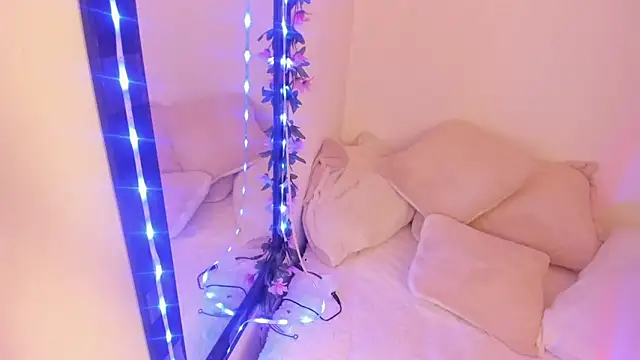 Lilith salvatoree online show from December 23, 2025, 2:33 am