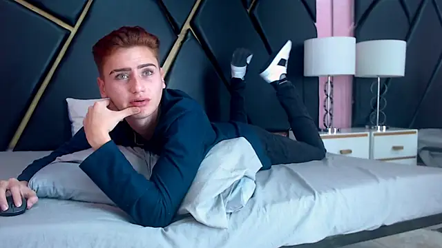 Alex Millerss online show from October 16, 2025, 9:01 pm