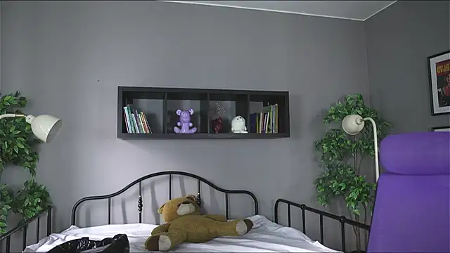 Bayonetta doll online show from December 4, 2025, 12:37 pm