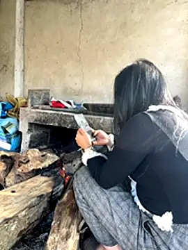 miemie-xx online show from November 27, 2025, 1:17 am