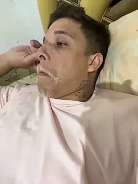 Snapshot of CabaMacho22 chatting on October 19, 2025, 8:00 pm CabaMacho22 online show from October 19, 2025, 8:00 pm