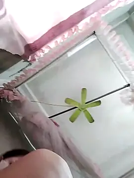 Snapshot of ladzy_sexy chatting on November 4, 2025, 4:05 am ladzy sexy online show from November 4, 2025, 4:05 am