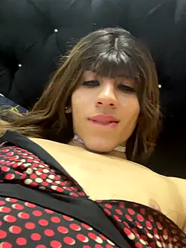 SiaraRealist online show from December 1, 2025, 6:14 am