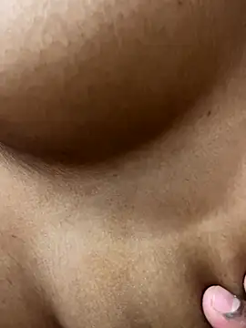 Snapshot of Hansikahanish8 chatting on November 9, 2025, 7:40 pm Hansikahanish8 online show from November 9, 2025, 7:40 pm