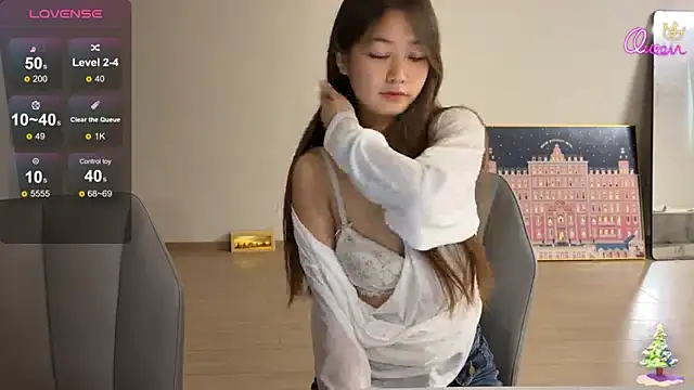 Snapshot of Alyssa-8 chatting on June 3, 2026, 4:57 am Alyssa-8 online show from June 3, 2026, 4:57 am