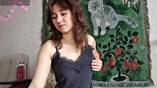 MiaLovelyOne online show from April 12, 2026, 9:45 am