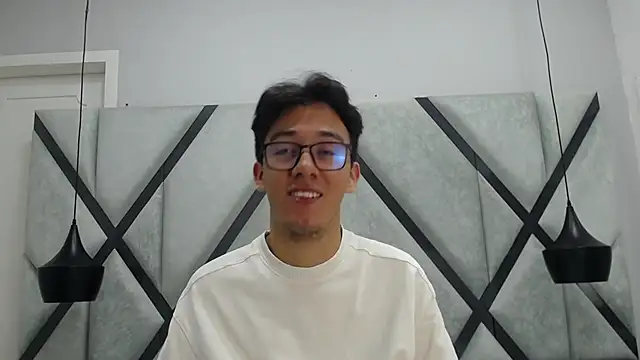 Austin Reeds online show from October 18, 2025, 12:07 pm