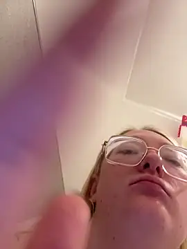 SashaMaexox online show from December 3, 2025, 6:40 pm