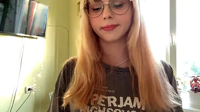 CherlynBlose online show from October 10, 2025, 1:12 pm