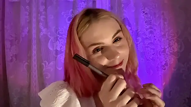 CherlynBlose online show from October 19, 2025, 3:37 pm