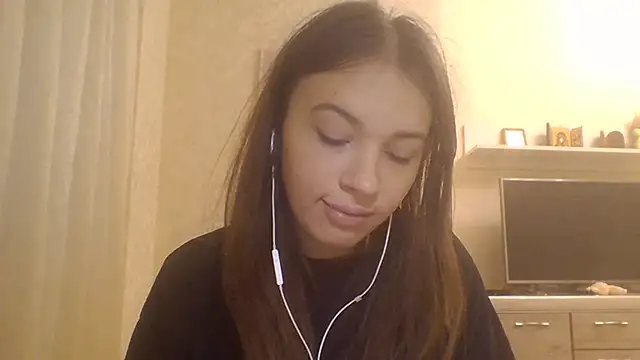 Snapshot of CeyaLier chatting on October 12, 2025, 2:07 pm CeyaLier online show from October 12, 2025, 2:07 pm