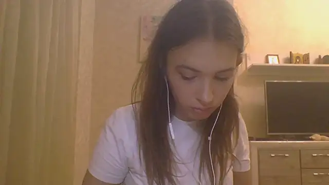 Snapshot of CeyaLier chatting on October 15, 2025, 6:16 pm CeyaLier online show from October 15, 2025, 6:16 pm