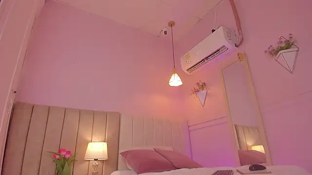 Snapshot of _alison_c chatting on November 27, 2025, 11:43 am alison c online show from November 27, 2025, 11:43 am