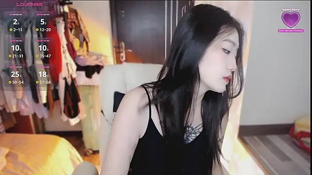 Snapshot of Ennaily chatting on October 19, 2025, 1:25 pm Ennaily online show from October 19, 2025, 1:25 pm