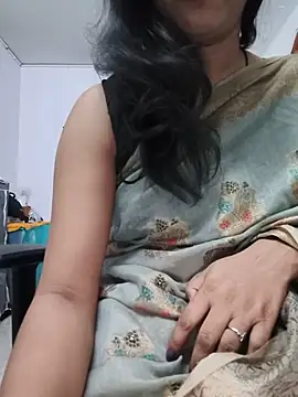 Snapshot of Janu-hasena chatting on June 7, 2026, 6:24 pm Janu-hasena online show from June 7, 2026, 6:24 pm