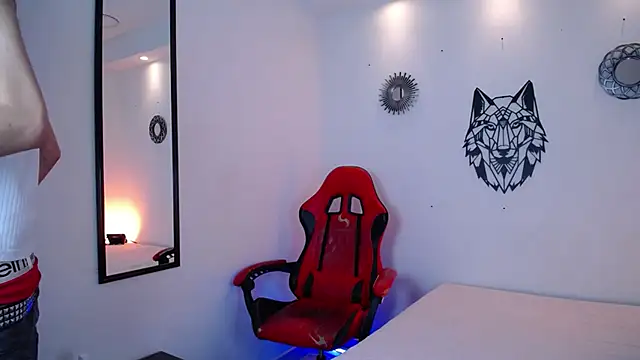 Emo Boy  online show from December 18, 2025, 12:42 pm