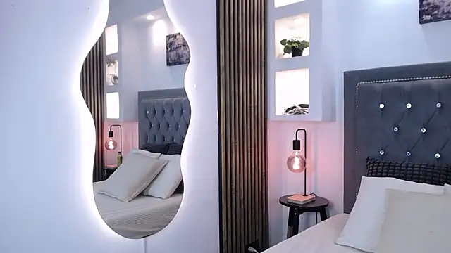 Emo Boy  online show from April 6, 2026, 8:10 pm