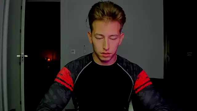 Snapshot of find0m_master chatting on January 10, 2026, 9:43 pm find0m master online show from January 10, 2026, 9:43 pm