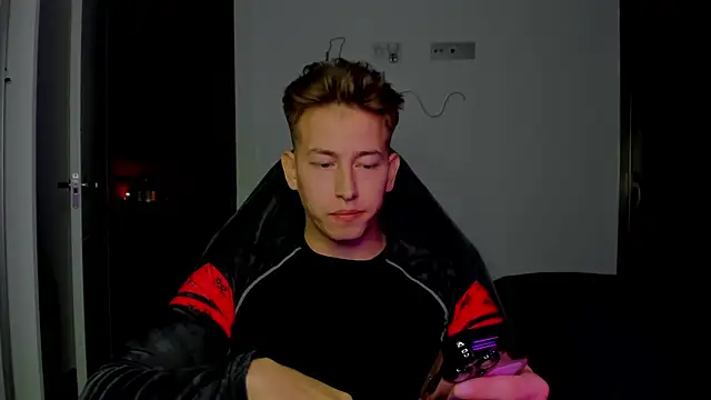 Snapshot of find0m_master chatting on January 18, 2026, 11:19 pm find0m master online show from January 18, 2026, 11:19 pm