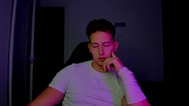 Snapshot of find0m_master chatting on January 15, 2026, 6:55 pm find0m master online show from January 15, 2026, 6:55 pm