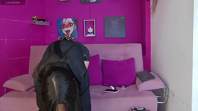 Snapshot of Aranzza_Ross chatting on November 19, 2025, 8:20 pm Aranzza Ross online show from November 19, 2025, 8:20 pm