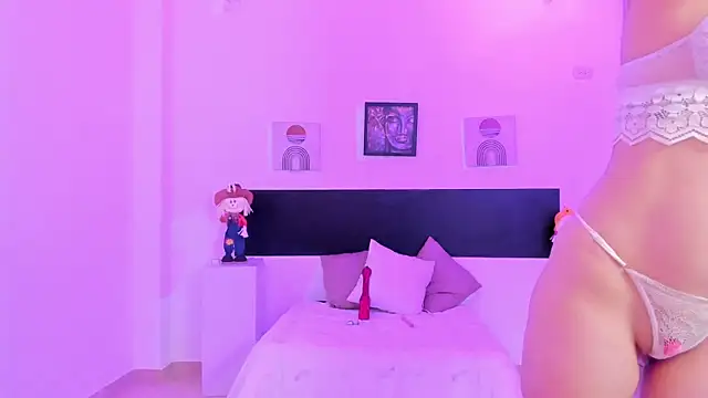 Snapshot of anna_maya77 chatting on November 13, 2025, 9:19 pm anna maya77 online show from November 13, 2025, 9:19 pm