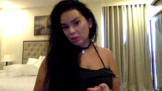 Snapshot of Fayronna chatting on February 15, 2026, 12:11 am Fayronna online show from February 15, 2026, 12:11 am