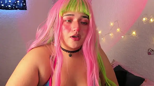 Emilycollei online show from October 9, 2025, 3:45 pm