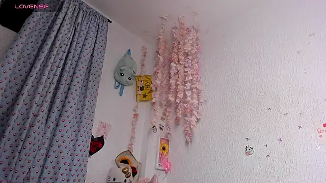 Snapshot of Emilycollei chatting on July 18, 2026, 6:55 am Emilycollei online show from July 18, 2026, 6:55 am