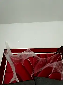 NaomiGrace  online show from October 18, 2025, 10:50 am