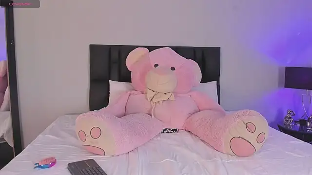 SaradaParker online show from March 12, 2026, 2:54 pm