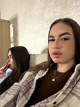 Snapshot of MayaGlow chatting on October 26, 2025, 5:19 am MayaGlow online show from October 26, 2025, 5:19 am