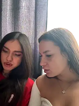 Snapshot of MayaGlow chatting on November 6, 2025, 5:22 am MayaGlow online show from November 6, 2025, 5:22 am