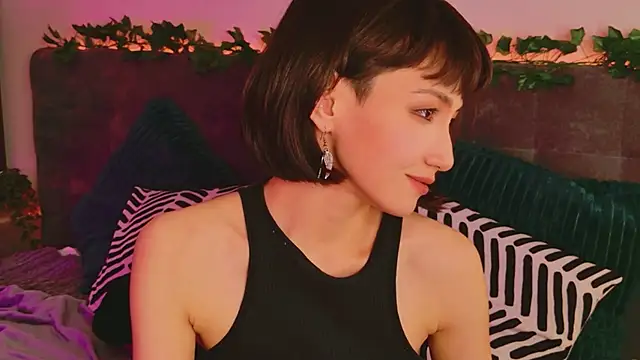 Snapshot of GentleMusee chatting on June 18, 2026, 2:33 pm GentleMusee online show from June 18, 2026, 2:33 pm