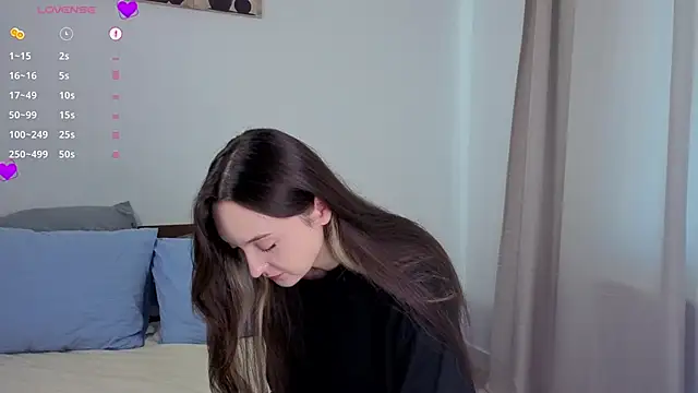 SylviaHamilton online show from October 18, 2025, 7:21 am