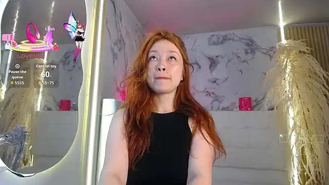 SweetBriana online show from November 17, 2025, 1:04 pm