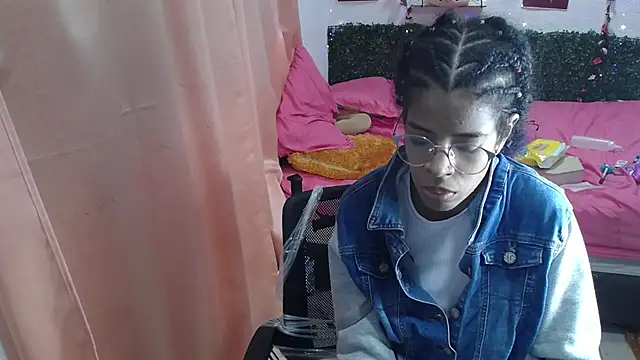 Snapshot of thianahorny chatting on May 25, 2026, 12:26 pm thianahorny online show from May 25, 2026, 12:26 pm