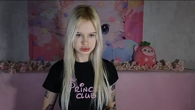 Snapshot of HoneyGold_ chatting on February 17, 2026, 4:21 am HoneyGold online show from February 17, 2026, 4:21 am