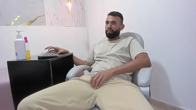 onlymen2025 online show from November 25, 2025, 7:36 pm